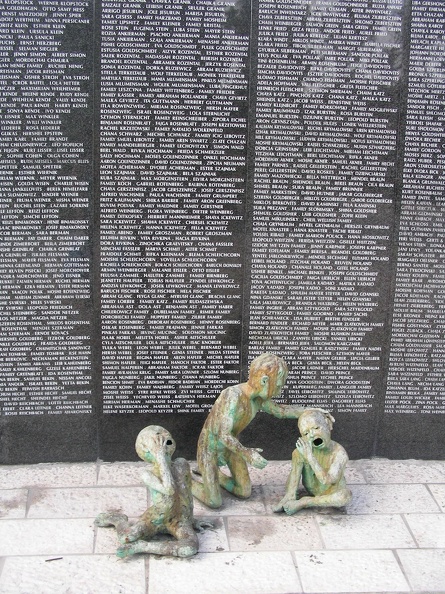 16-Holocaust Memorial j